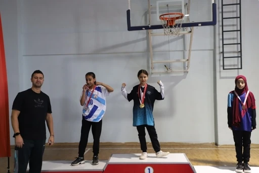 K&uuml;tahya&rsquo;da &rsquo;K&uuml;&ccedil;&uuml;kler Bilek G&uuml;reşi İl Birinciliği&rsquo; tamamlandı
