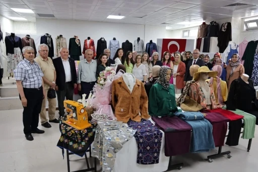 K&uuml;tahya&rsquo;da kursiyerlerin el emeği eserleri sergilendi
