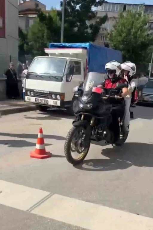 K&uuml;tahya&rsquo;da LGS&rsquo;ye yetişemeyen &ouml;ğrencilerin imdadına Yunus Timleri yetişti
