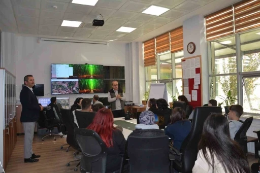 Kütahya’da lise öğrencileri orman yangınlarıyla mücadele konusunda bilgilendirildi