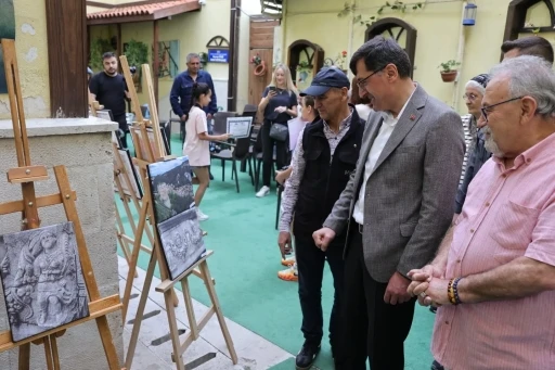 K&uuml;tahya&rsquo;da &rsquo;Minik Fotoğraf&ccedil;ıların Viz&ouml;r&uuml;nden B&uuml;y&uuml;k D&uuml;nyalar&rsquo; sergisi a&ccedil;ıldı
