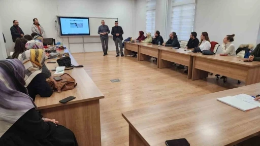K&uuml;tahya&rsquo;da &ouml;ğretmenlere y&ouml;nelik T&Uuml;BİTAK proje hazırlama eğitimi başladı
