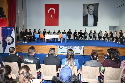 K&uuml;tahya&rsquo;da parlayan yıldızlar sahne aldı
