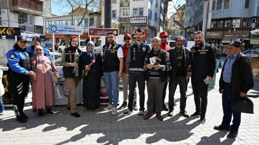 K&uuml;tahya&rsquo;da Polis Haftası&rsquo;nda bilgilendirme stantları kuruldu
