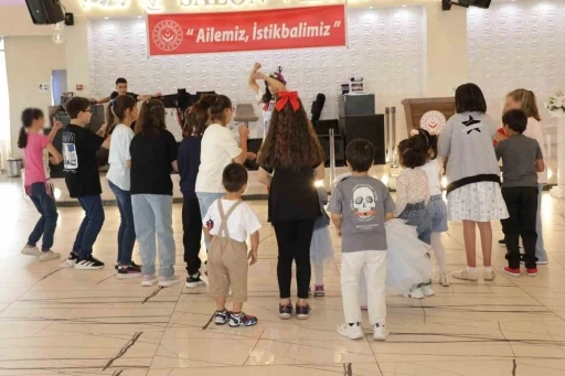 Kütahya’da &quot;Koruyucu Aile Şenliği&quot; etkinliği
