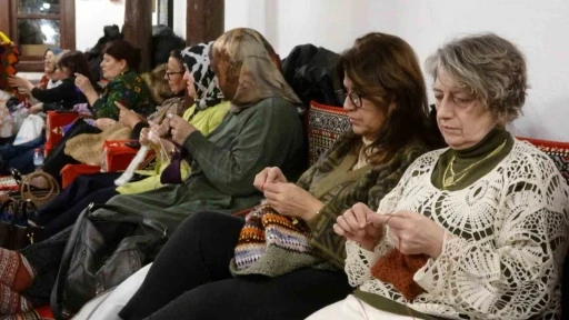 K&uuml;tahya&rsquo;da "&Ouml;rg&uuml;n&uuml; al da gel" etkinliği kadınları bir araya getirdi
