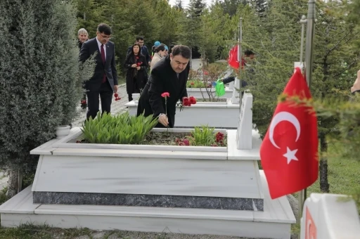 K&uuml;tahya&rsquo;da "Polis Haftası" dolayısıyla şehitlikler ziyaret edildi
