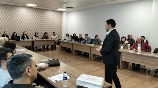 K&uuml;tahya&rsquo;da rehber &ouml;ğretmenlere ve psikolojik danışmanlara "Objektif Testler At&ouml;lyesi" eğitimi
