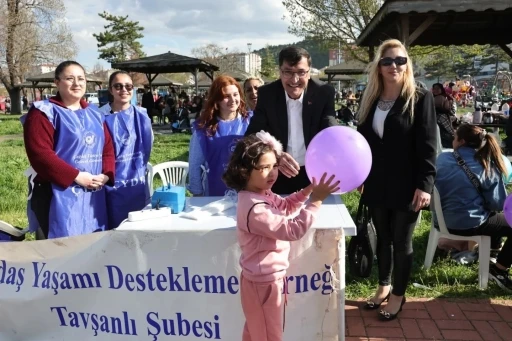 K&uuml;tahya&rsquo;da Romanlar G&uuml;n&uuml; coşkusu Kent Park&rsquo;ta yaşandı
