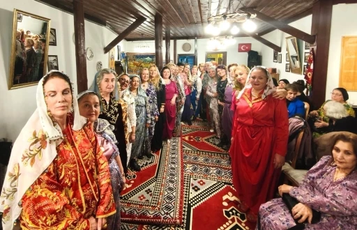 K&uuml;tahya&rsquo;da &rsquo;Şalvar Gecesi&rsquo;yle gelenekler yaşatıldı
