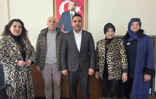 K&uuml;tahya&rsquo;da sanat&ccedil;ılardan yeni M&uuml;d&uuml;r Ali Yılmaz&rsquo;a ziyaret
