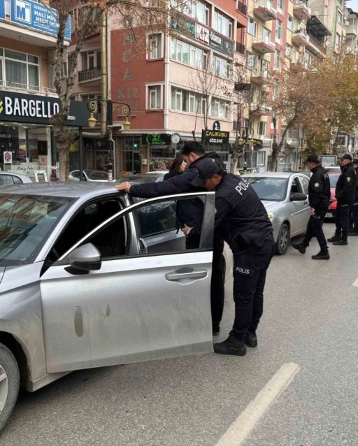 K&uuml;tahya&rsquo;da son iki haftada yoğun denetim, 45 aranan şahıs yakalandı
