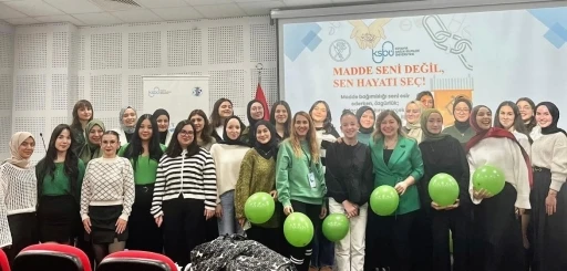 Kütahya’da Sosyal Hizmet Topluluğu’ndan &quot;Bağımlılık Türleri ve Sosyal Hizmet Müdahaleleri&quot; eğitimi
