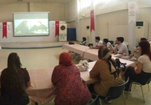K&uuml;tahya&rsquo;da uyuşturucuyla m&uuml;cadele kapsamında bilgilendirme faaliyeti
