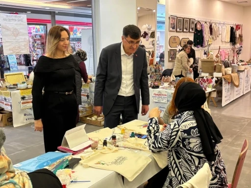 K&uuml;tahya&rsquo;da y&ouml;resel &uuml;r&uuml;nler ve el sanatları tanıtıldı
