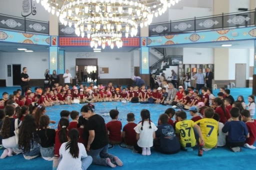 K&uuml;tahya Hira Camii&rsquo;nde &Ccedil;ocuk Şenliği d&uuml;zenlendi
