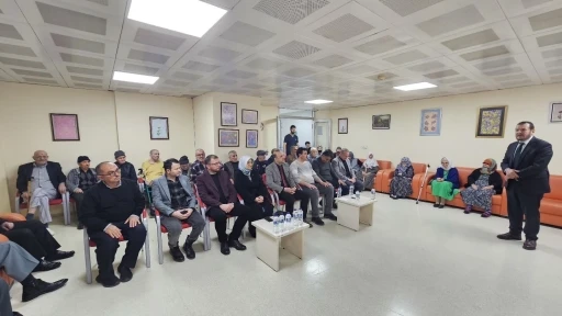 K&uuml;tahya Huzurevi&rsquo;nde Mira&ccedil; Kandili programı
