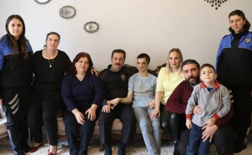 K&uuml;tahya İl Emniyet M&uuml;d&uuml;rl&uuml;ğ&uuml;&rsquo;nden &ouml;zel ihtiya&ccedil;lı bireye anlamlı ziyaret
