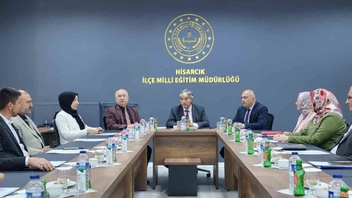 Kütahya İl Milli Eğitim Müdürü Yılmaz, Hisarcık’ta okul ve kurum müdürleriyle buluştu
