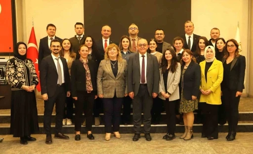 K&uuml;tahya iş d&uuml;nyası &rsquo;s&uuml;rd&uuml;r&uuml;lebilirlik&rsquo; i&ccedil;in bir araya geldi
