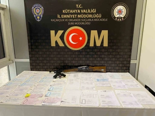 Kütahya merkezli operasyonda suç örgütü çökertildi, 7 kişi gözaltına alındı
