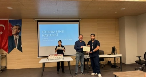 K&uuml;tahya Şehir Hastanesi&rsquo;nde &rsquo;Acil Bakım Hemşireliği Eğitimi&rsquo; tamamlandı
