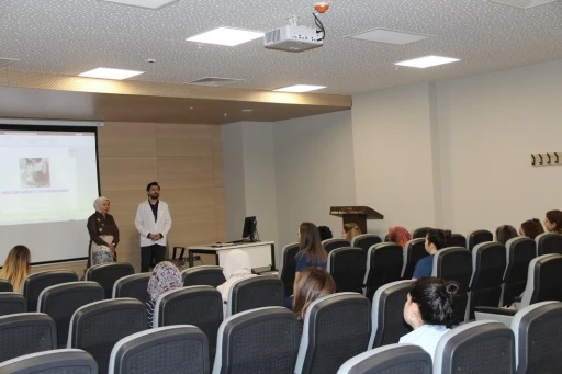Kütahya Şehir Hastanesi’nde anne sütü ile beslenmenin önemine dikkat çekildi
