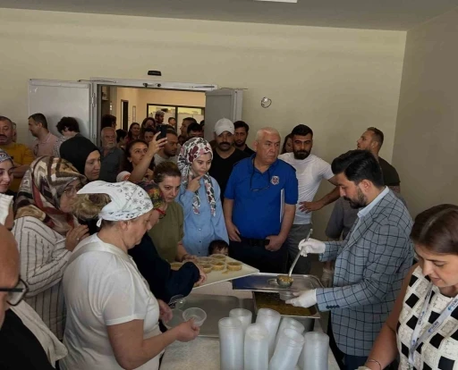 K&uuml;tahya Şehir Hastanesi&rsquo;nde bin kişilik aşure ikramı

