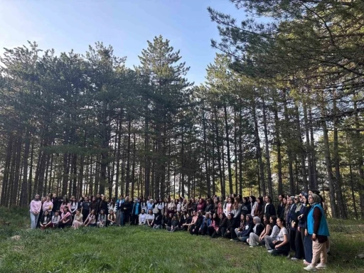 K&uuml;tahyalı kız &ouml;ğrenciler Murat Dağı Kampı&rsquo;nda buluştu
