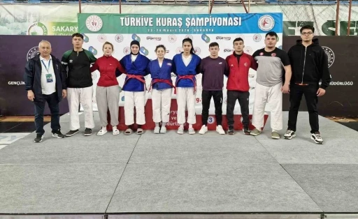 K&uuml;tahyalı sporculardan T&uuml;rkiye Kuraş Şampiyonası&rsquo;nda başarı
