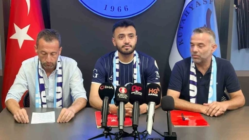 K&uuml;tahyaspor tecr&uuml;beli stoperi b&uuml;nyesine kattı
