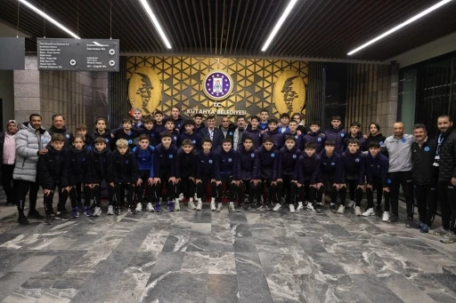 K&uuml;tahyaspor U-15 takımı namağlup şampiyon oldu
