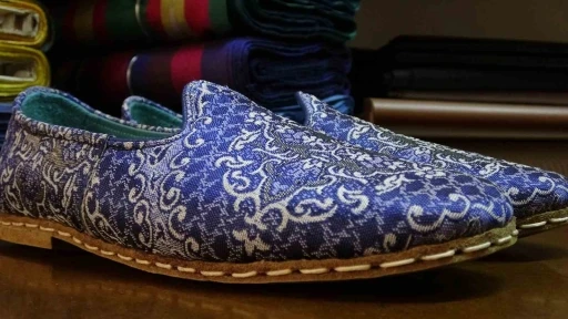 Kutnu kumaşından yapılan ürünler büyük ilgi görüyor
