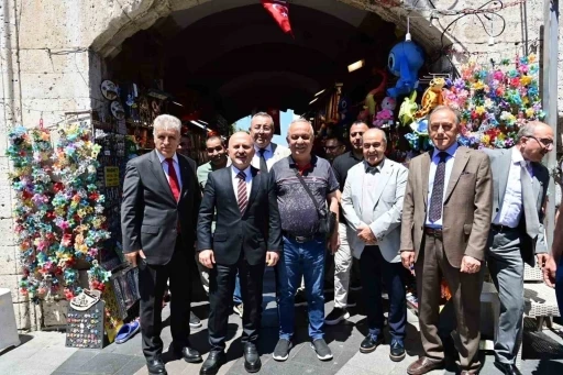 KUTO Başkanı Akdoğan, Vali Varol&rsquo;a Kuşadası&rsquo;nda eşlik etti
