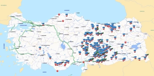 Kuvvetli kar yağışı &uuml;lkenin doğusunda ulaşımı fel&ccedil; etti
