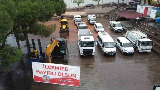 Kuyucak Belediyesi ara&ccedil; filosunu g&uuml;&ccedil;lendiriyor
