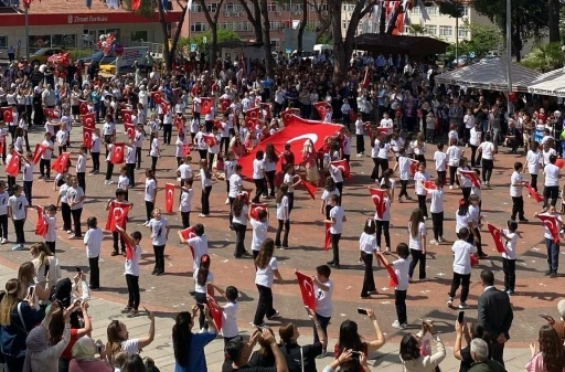 Kuyucak’ta 23 Nisan coşkusu
