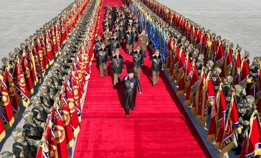Kuzey Kore lideri Kim: "Ordumuzun savaş cephesi daha da genişleyecek"