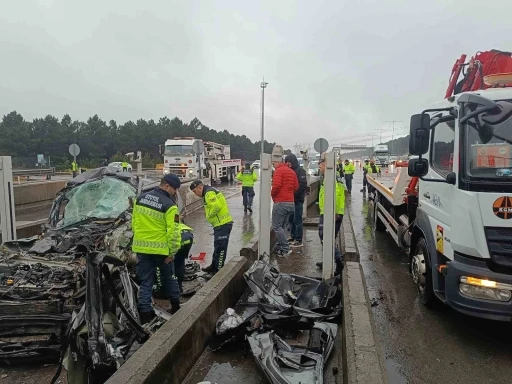 Kuzey Marmara Otoyolu Gişeler’de araç tırın altına girdi: 1 ölü
