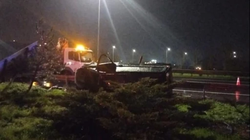 Kuzey Marmara Otoyolu H&uuml;seyinli Kavşağı&rsquo;nda trafik kazası: 1 &ouml;l&uuml;, 1 yaralı
