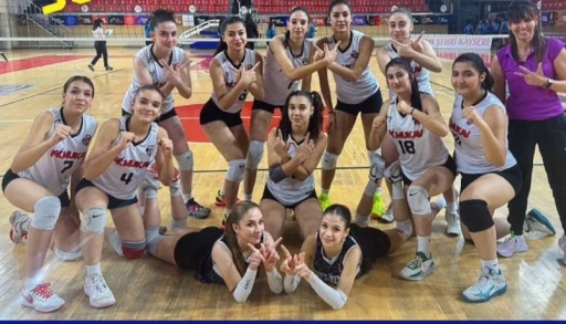 KVK yıldız kızlar farklı başladı
