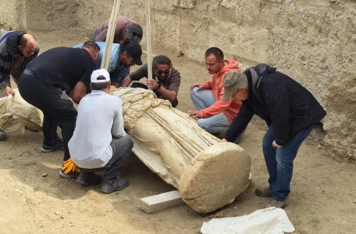 Laodikeia&rsquo;da 2 metrelik Athena heykeli g&uuml;n y&uuml;z&uuml;ne &ccedil;ıkartıldı
