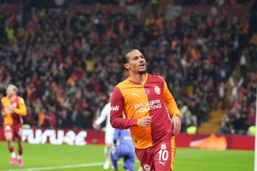 Leroy Sane ligdeki 5. golünü attı
