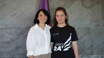 LGS birincisi İçal: &quot;10-15 yıl sonra insanlara faydalı olacak işler başarmak istiyorum&quot;

