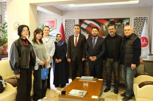 Lise öğrencileri arası resim yapma yarışmasının kazananları belli oldu
