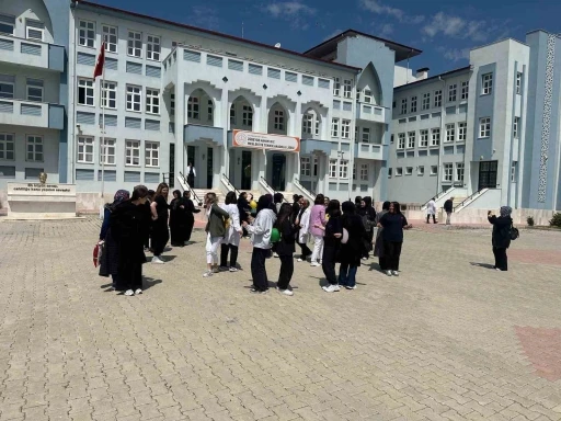 Lise öğrencilerinden ’Mesleğimi Öğreniyorum, Ailemle Paylaşıyorum’ etkinliği
