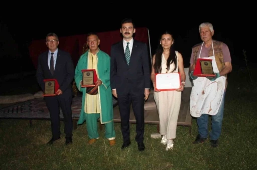 Lise &ouml;ğrencilerinin d&uuml;zenlediği ecdat şenliği b&uuml;y&uuml;k beğeni topladı

