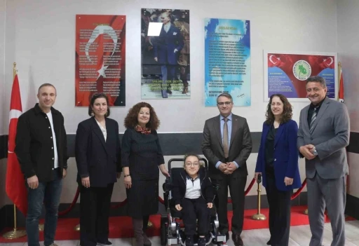 Lise öğrencisinin akülü araç sevinci
