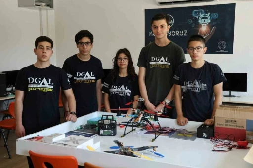 Liseli gen&ccedil;lerden orman yangınlarının &ouml;nlenmesi i&ccedil;in &rsquo;otonom dron&rsquo;
