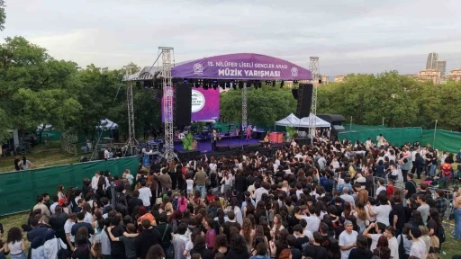 Liseli m&uuml;zisyenler 15&rsquo;inci kez Nil&uuml;fer&rsquo;de buluştu
